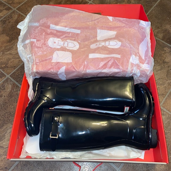 HUNTER BOOTS. Women’s Tall Gloss Rain Boots - Picture 3 of 6